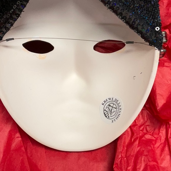 Mardi Gras Mask - Picture 5 of 7